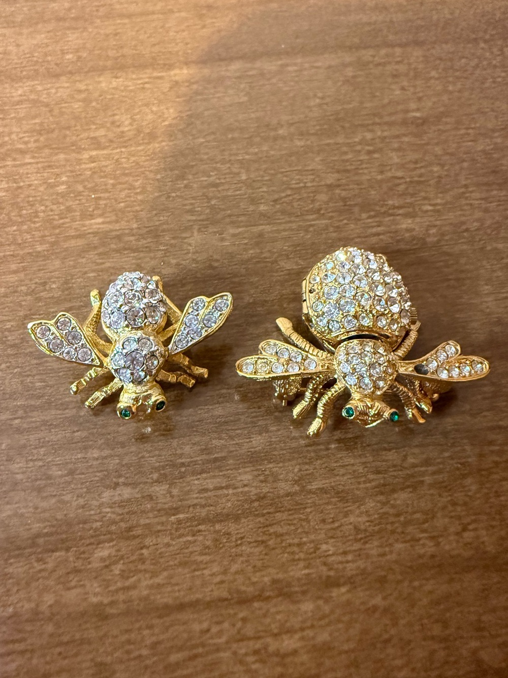 Vintage Joan Rivers Gold Tone Rhinestone Bee Brooch Pin & Queen Bee Watch Set